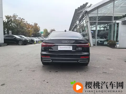 外国人打扑克不盖被子：外国玩家打牌习惯独特，不习惯用毯子遮盖-1