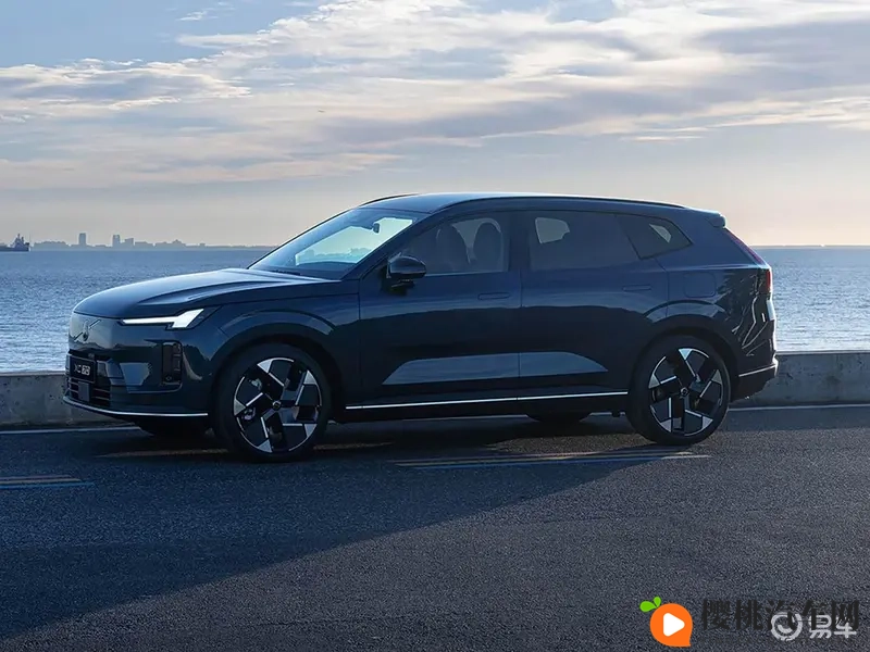 女学霸撅着光屁股被老师打:新能源汽车突破,教育公平引深思-2