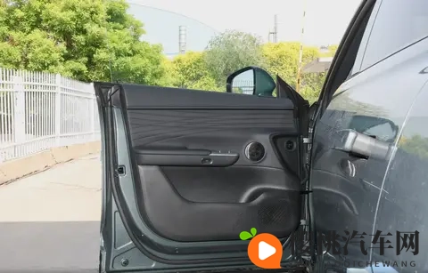 星纪元ET：增程版续航1615公里，它就是打工人的移动舒睡舱-3