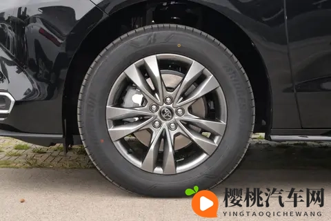 丰田赛那:三款四驱车型,豪华版、尊贵版、臻享版哪款最值得选?-1