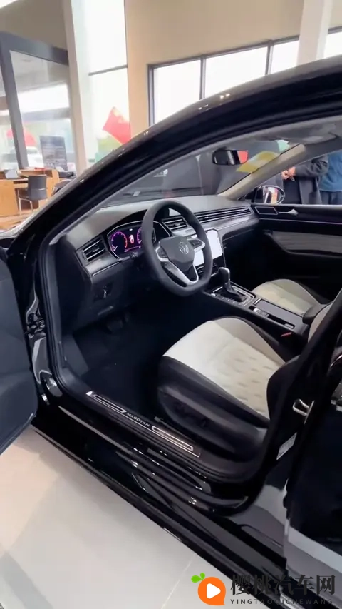 美女脱内衣内裤软件:神秘美女隐私泄露软件曝光-2