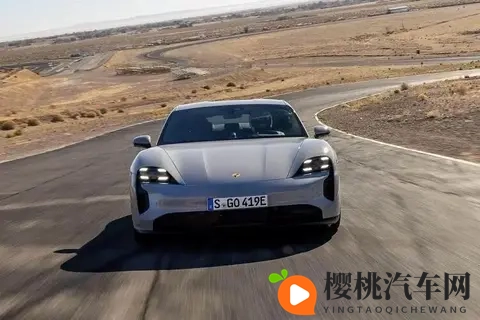 售价跌破40万!保时捷为傲慢付出代价,国产电动车一举逆袭!-3