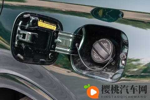 1198万封神！第三代蓝电 E5 PLUS 带着 35 万权益强势破局-3