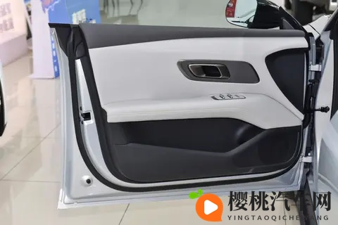 无框车门 + 零重力按摩椅，深蓝 L06 才是 Z 世代梦中情车？-2