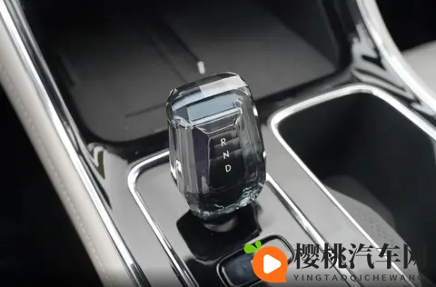 限时先享价689万起，全新帝豪即将上市，水晶挡把你敢信？-2