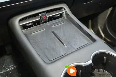 12 万级插混 SUV，超 230km 续航 + 四驱实用性拉满-2