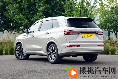 第三代蓝电 E5 PLUS ：12万级插混的老大难，终于被这款车解决了？-1