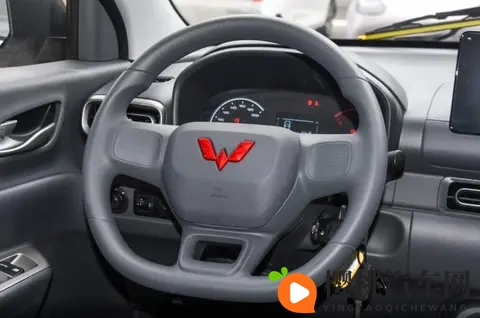 整成了“帅小伙”的模样,五菱神车还有人爱吗?或许价格仍是秘籍-2