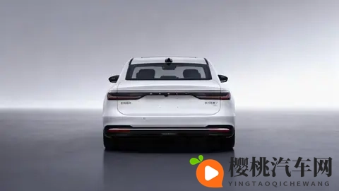 吉利银河星耀7亮相,插混轿车续航达165公里-1