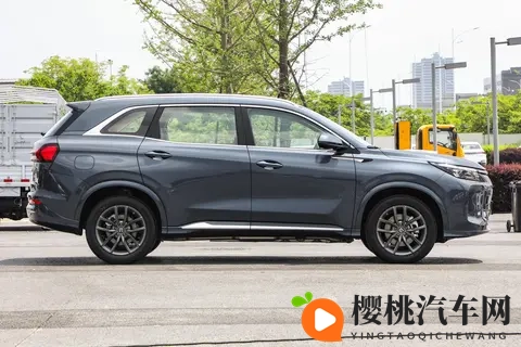 1198万买230km续航插混!第三代蓝电E5 PLUS,这次能翻身吗?-1