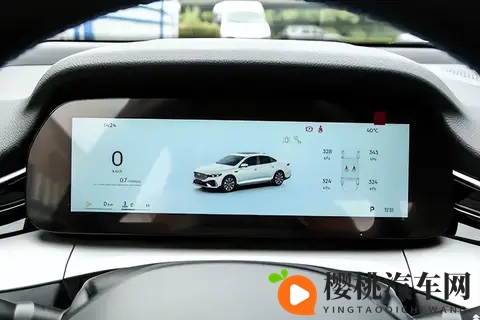 吉利星瑞：15万买台燃油家轿，空间大动力强，全家出游好帮手-1