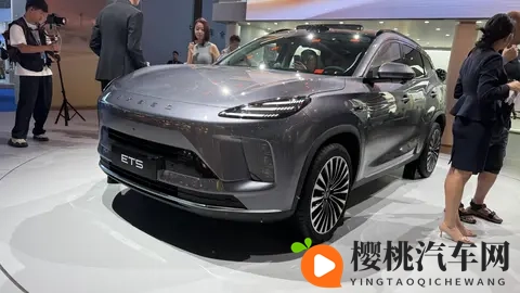 综合最大续航超过1300km!星纪元ET5将于2025年11月13日开启预售-1