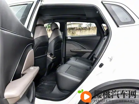 新款长安CS55 PLUS PHEV,新增天枢驾驶辅助视觉版,售价1129万元-1