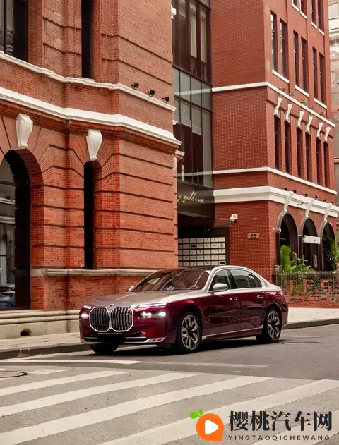 919万起的宝马7系!取消手势控制反得好评?豪华车思路变了?-3