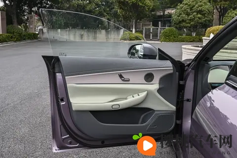 标配800V快充,续航最高710km,15万级星纪元ES选购指南-3