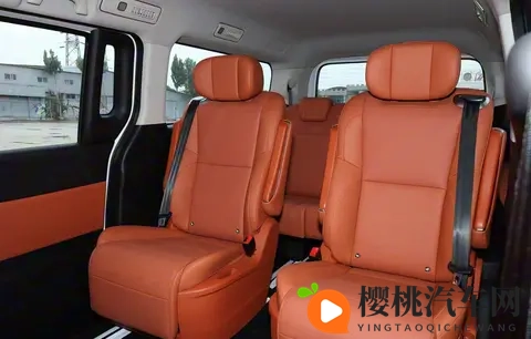 老北汽也凑热闹MPV,锐胜M8增程版预售1698万起,贵不贵?-3