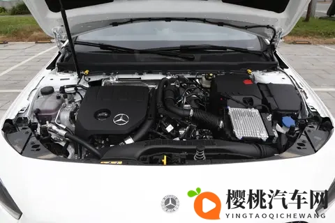 2025款奔驰A级选购指南：A 180 L与A 200 L时尚版深度解析-1