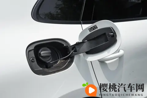 保时捷 Macan 20T 实测分析:油耗数据与驾驶感受的双重呈现-3