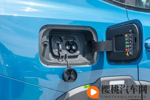 全家人都喜欢的SUV!大空间、省油、动力强,关键还便宜-3