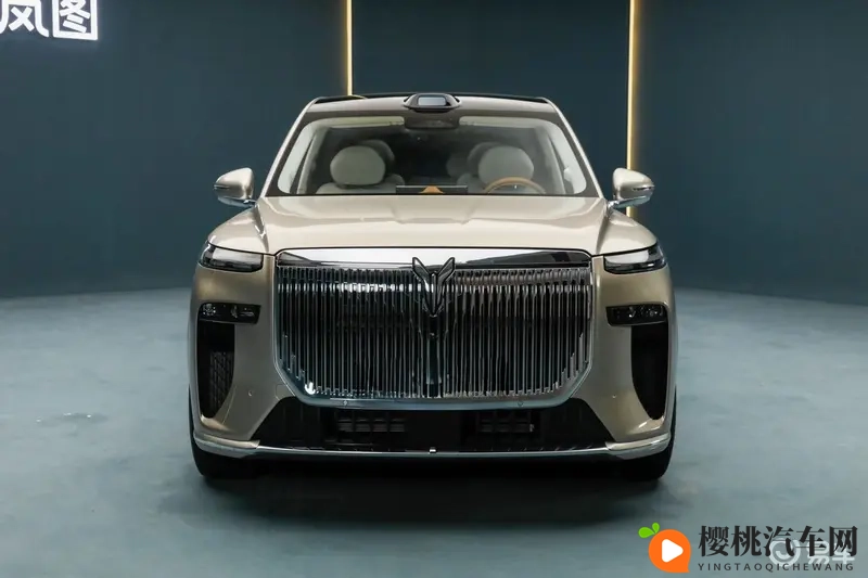 预售45万起!岚图泰山即将上市,定位为插电混动大型SUV-1