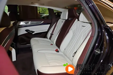 2025款红旗H9 20T,四款配置如何选择?-1