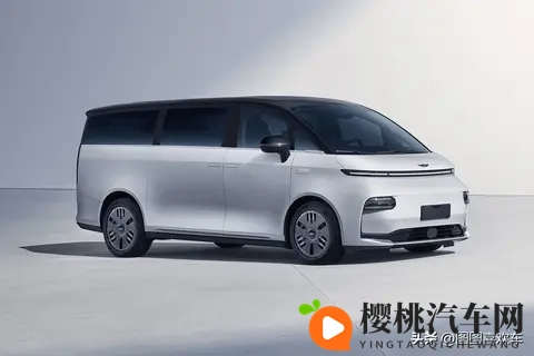 女人裸体精油按摩：车内升级：神秘精油按摩体验引关注-1