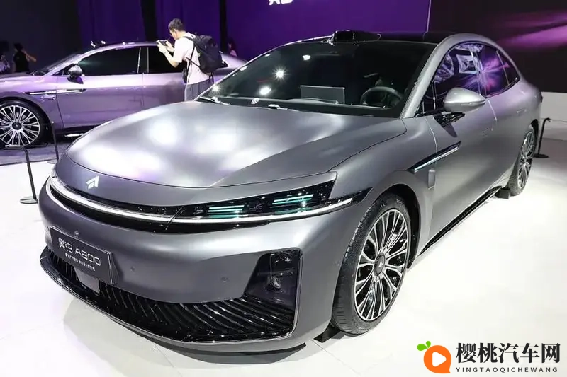 四季度内上市 昊铂A800将于广州车展正式揭晓内饰-1