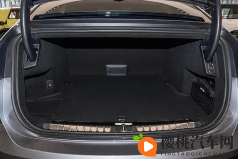 蔚来ET9怎么选才不亏?看完配置表,才知道哪个版本更值得买-1