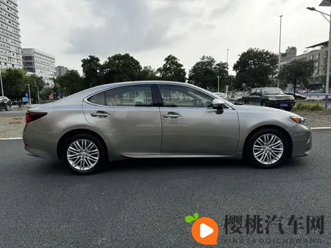 12万多拿下雷克萨斯ES，宜商宜家，享受舒适驾乘！-1