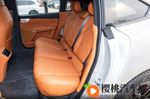 东风奕派 eπ007+预售1499万元起,15 万级新能源轿车的真香之选-3