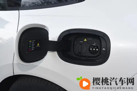 长安启源A06正式上市,对比小鹏M03,谁更出众?-2