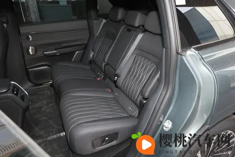 限时置换补贴1万,配雪豹四驱+飞鱼底盘20,2025款星纪元ET香吗?-3