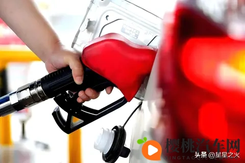 11月5日油价表出炉!下轮每升涨015元?3关键因素影响年底油价-1