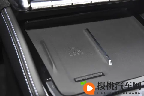 20T+8AT,还配256色氛围灯,吉利星瑞值得一看-1