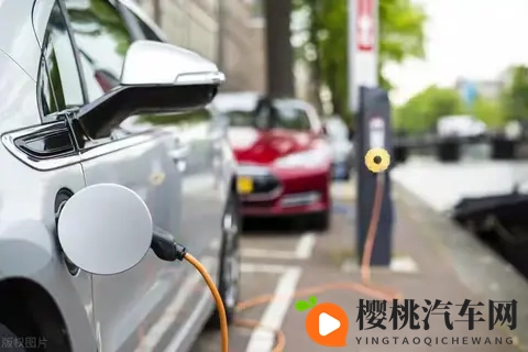 油车换电车1年后,才明白的3件事,普通人真的不建议买电车!-2