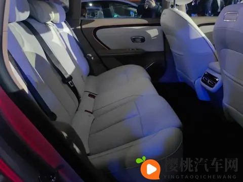 打破中大型轿车价格体系，长安启源A06售1099万起-3