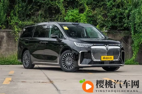 26款岚图梦想家乾崑版,豪华MPV的科技新标杆,全家出游的神选-2