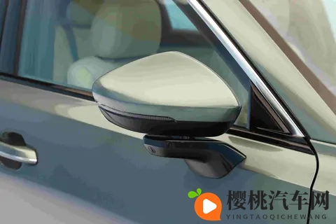 新车 中大型SUV_续航最高205公里,红旗HS6 PHEV将于11月15日预售-2