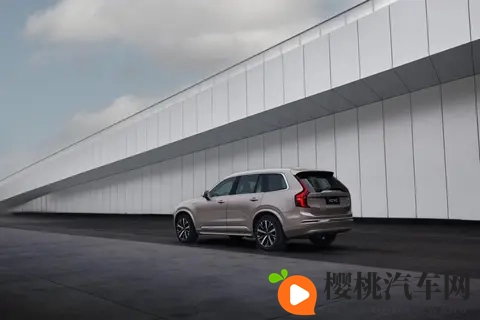 秋游搭子已就位!能打又贴心,沃尔沃全新XC90申请入队-1
