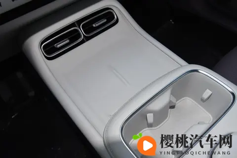 800V+6C闪充+无框车门，续航超600km，这款中型车值得等？-2