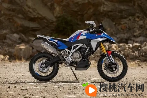 女生和男生脱衣服差差app：个性化定制汽车新趋势：智能驾驶与个性化融合引领未来-3