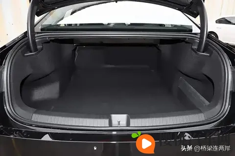 2026款迈腾B9确认降价增配！实体按键回归，40W快充+三屏联动-2