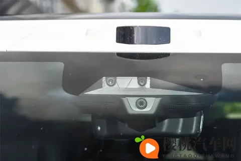 11月权益再加码！伊姆斯躺椅+母婴级座舱，极氪009值得买吗？-2