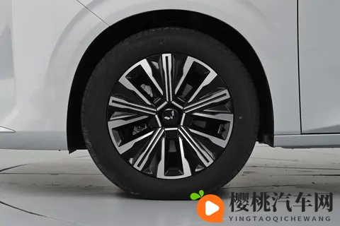 星光730:一车三动力加持,“真”全能舒享大7座,好开更好坐-1