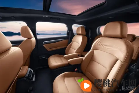 吉利第三代豪越L亮相 中型SUV 提供15T_20T动力 搭载Flyme Auto-3