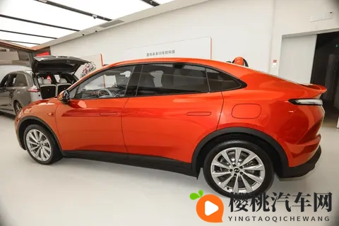 家用纯电SUV怎么选？提供越级体验？带你看乐道 L60 长续航版-3