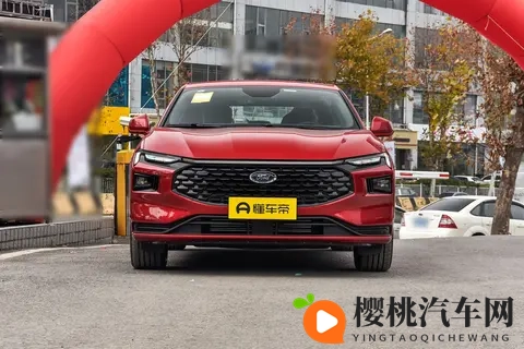 开福特蒙迪欧半年，发现它很适合家用，空间大，配置高，不后悔-3