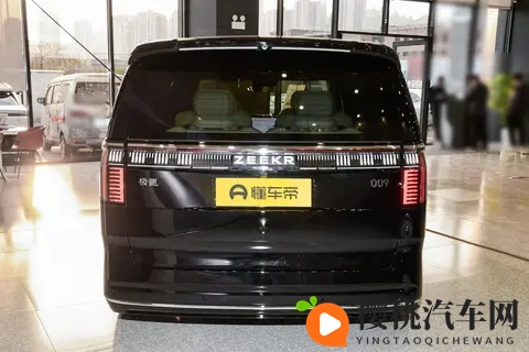 极氪009六座行政版：旗舰MPV的均衡实力与家庭出行新选择-1