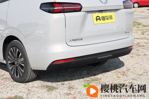 半月订单破万，738万起确实香！劝你别买最低配，选不对不如不买-3