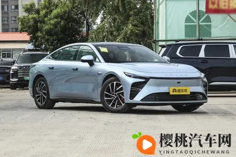 深度体验2025款星纪元ES：在20-30万区间值得细品的新能源轿车-2